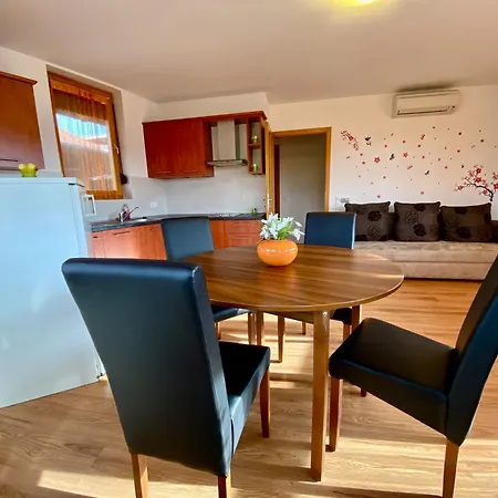 Hunor Napsugar Apartment Balatonlelle