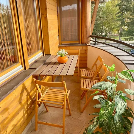 Hunor Napsugar Apartment
