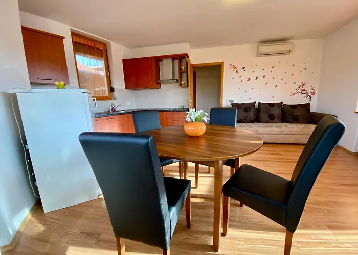 Hunor Napsugar Apartment Balatonlelle